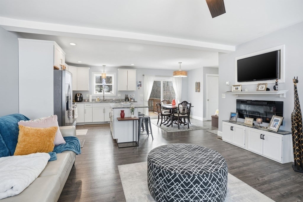 626 Sheridan St, Chicopee, MA, 626 Sheridan St, Chicopee, MA Photo #5