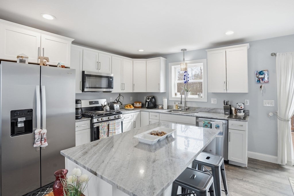 626 Sheridan St, Chicopee, MA, 626 Sheridan St, Chicopee, MA Photo #10