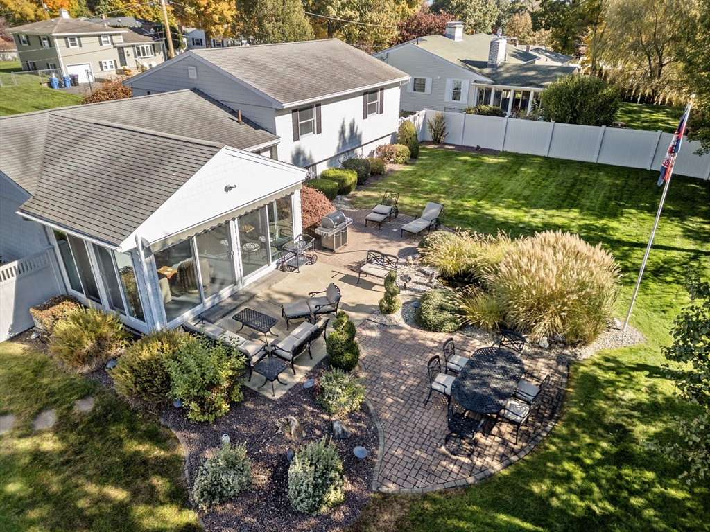 14 Woodbridge St