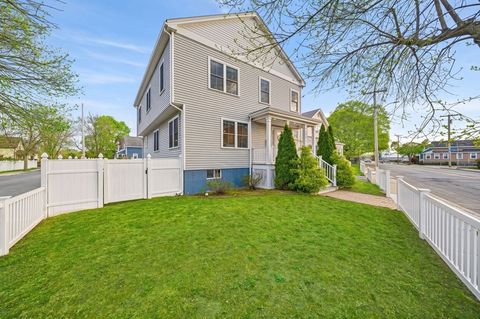 Photo of 305 Lynn St, Malden, MA 02148 (MLS # 73512935)
