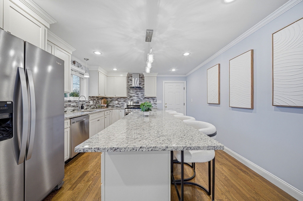 305 Lynn St