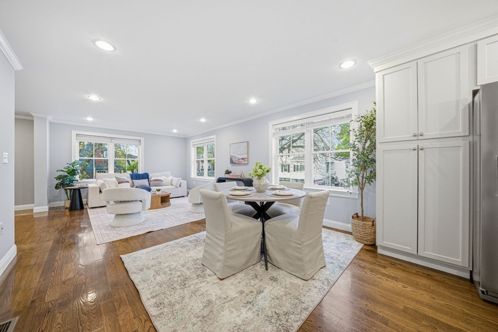 305 Lynn St