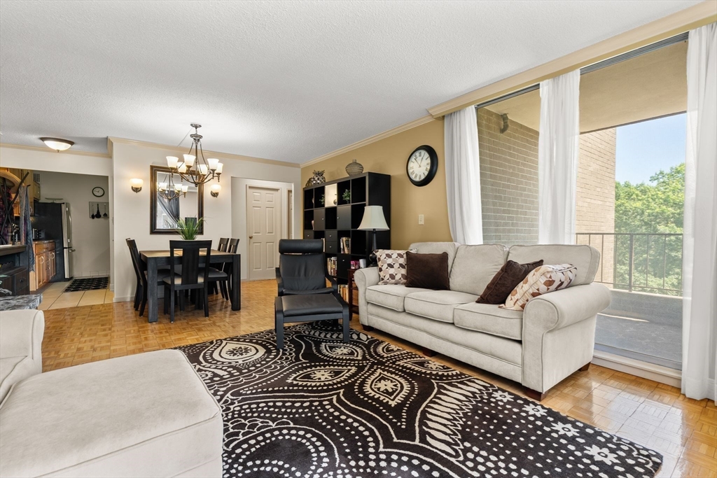 33 Pond Ave 603