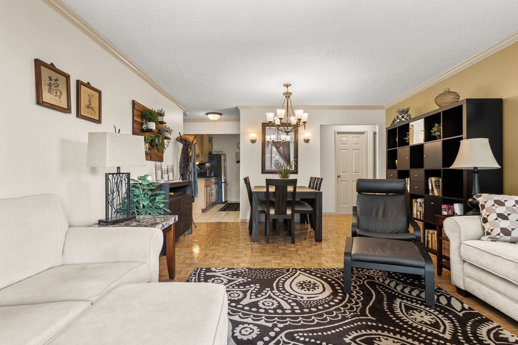 33 Pond Ave 603