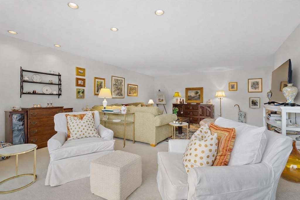 1210 Greendale Ave 340