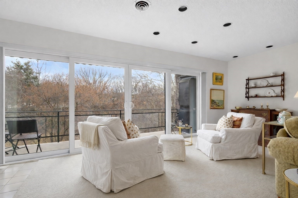 1210 Greendale Ave 340