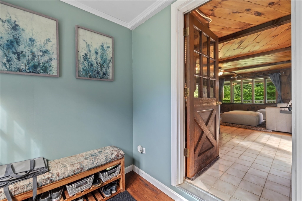 26 Bay Path Rd