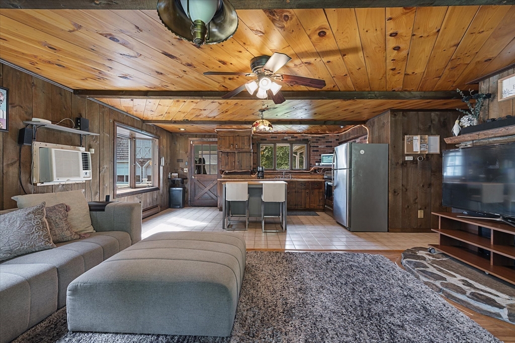 26 Bay Path Rd