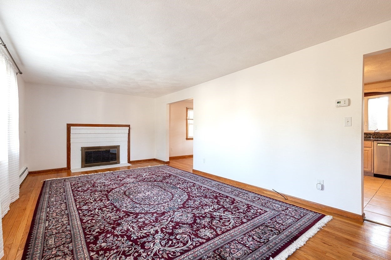 2 Marigold Ave