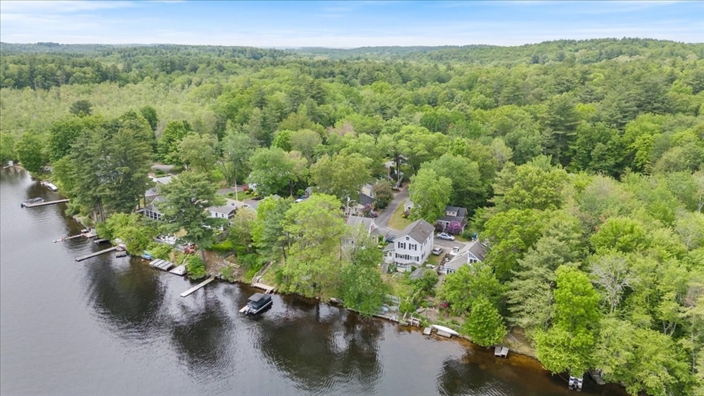 12 Shore Rd