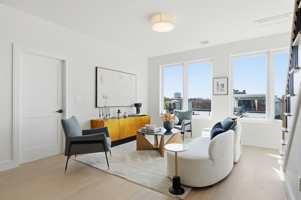 28 Geneva St 205R