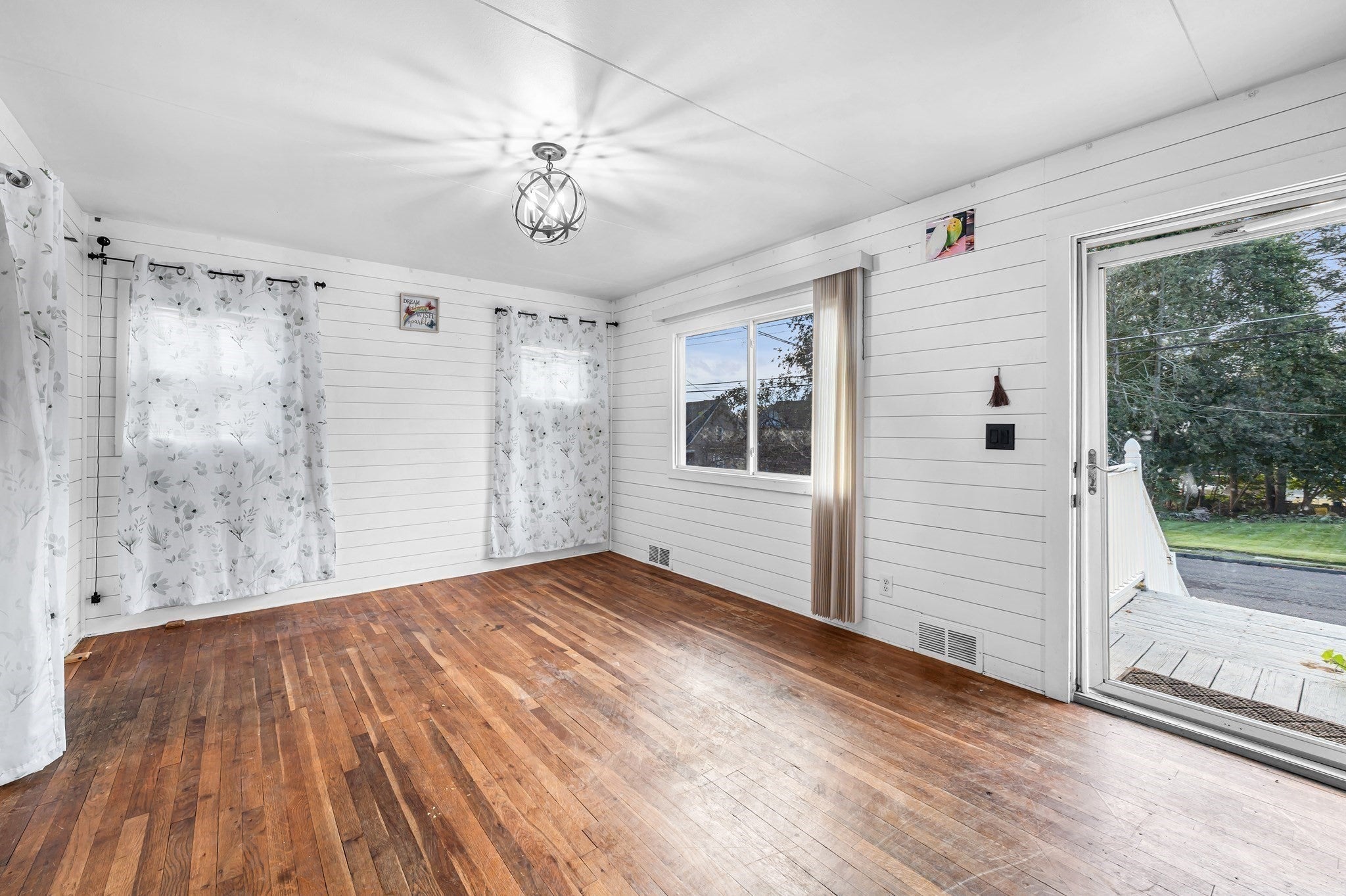 66 Hillside Ave, West Springfield, MA Photo #4