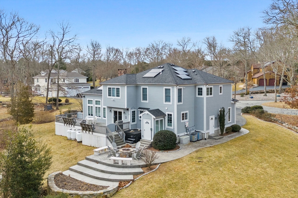 33 Gulf Hill Dr