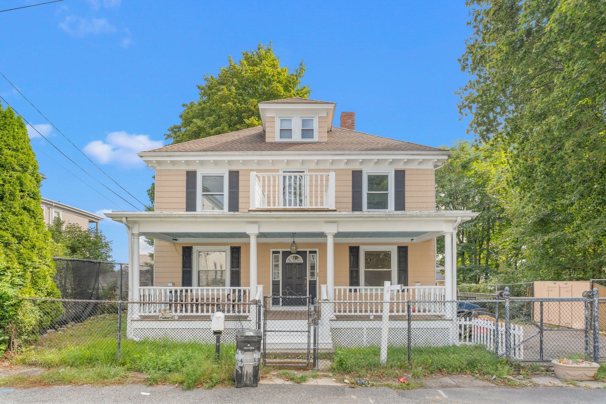 Photo of 3 Huntington Pl, Brockton, MA