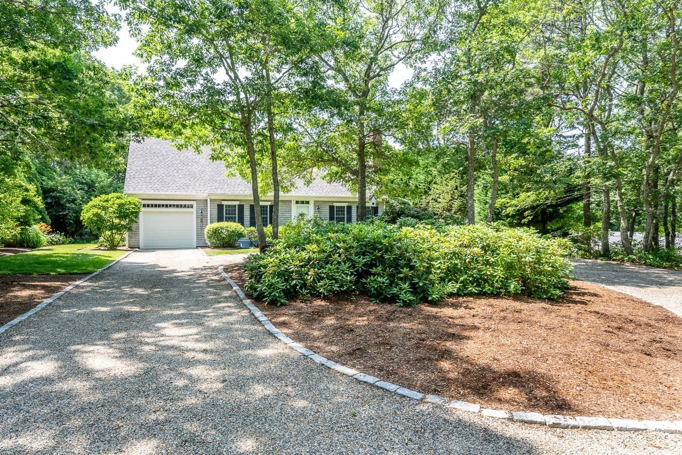 8 Macandrew Dr