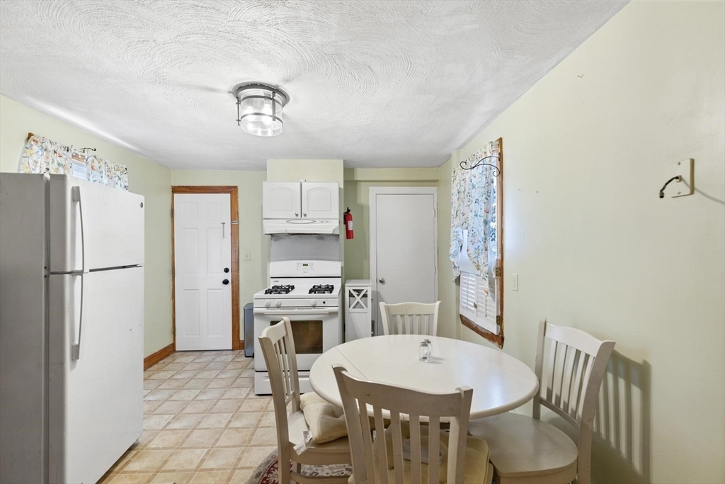 59 Woodville St