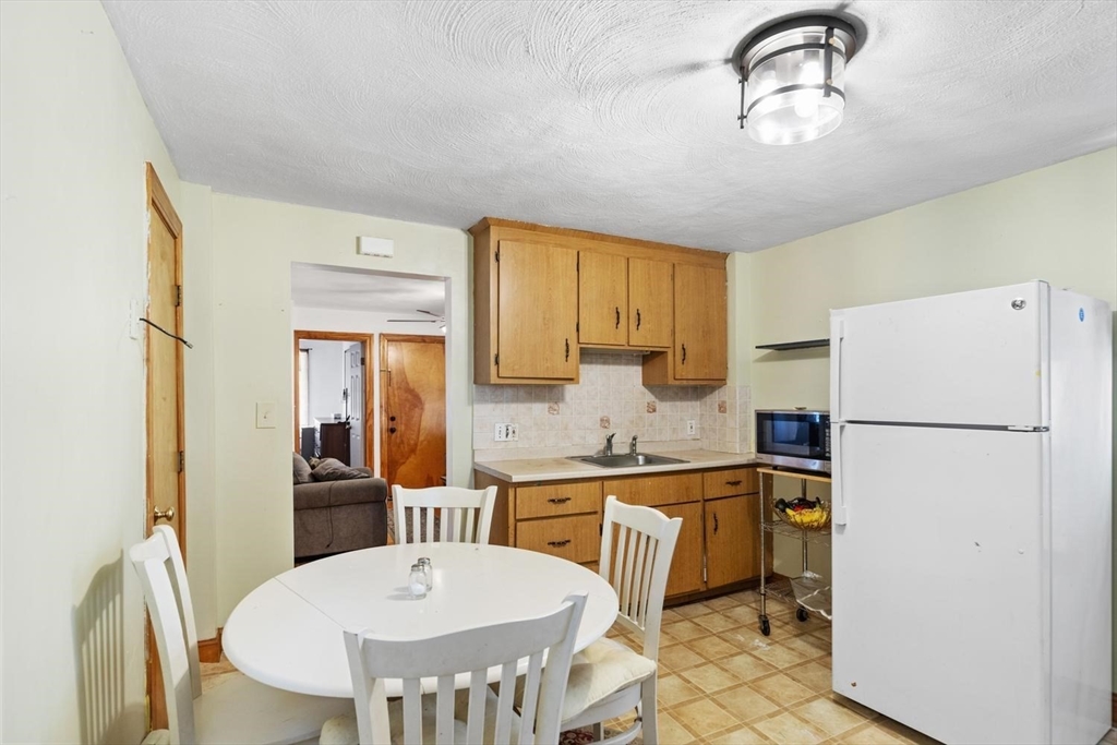 59 Woodville St