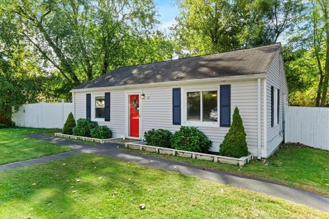 12 Hillcrest Rd Tewksbury MA 01876