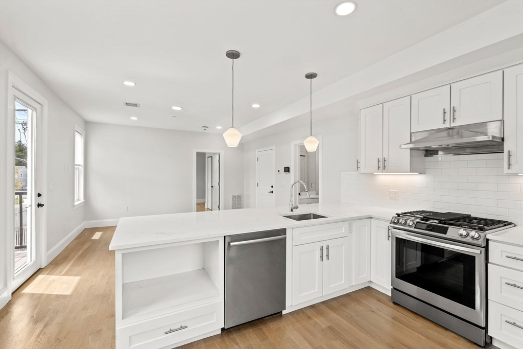 4 Wakefield Ave #4, Wakefield, MA Photo #11