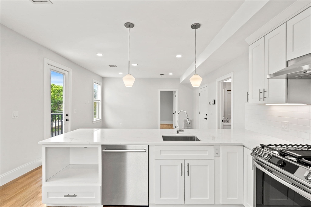 4 Wakefield Ave #4, Wakefield, MA Photo #14