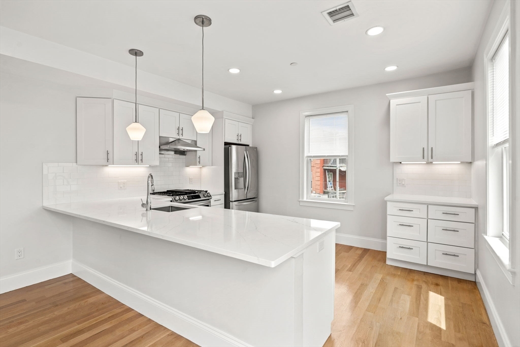 4 Wakefield Ave #4, Wakefield, MA Photo #13