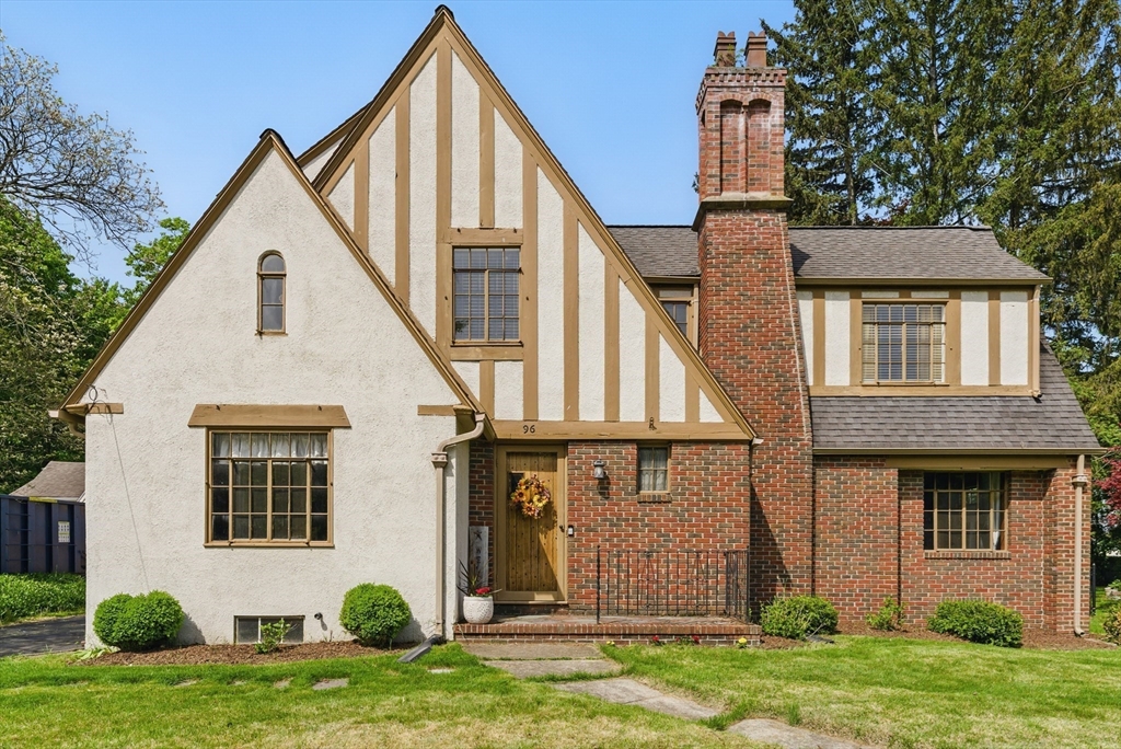 96 Craiwell Ave