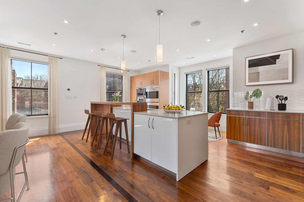 32 Rutland St 2L