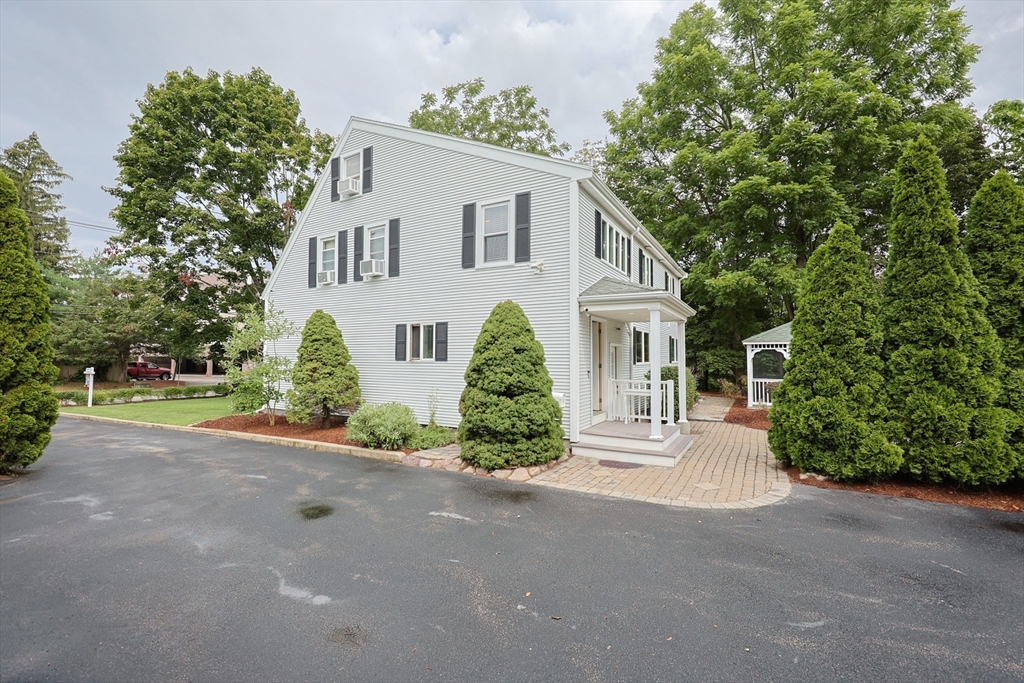 417 Mount Hope St