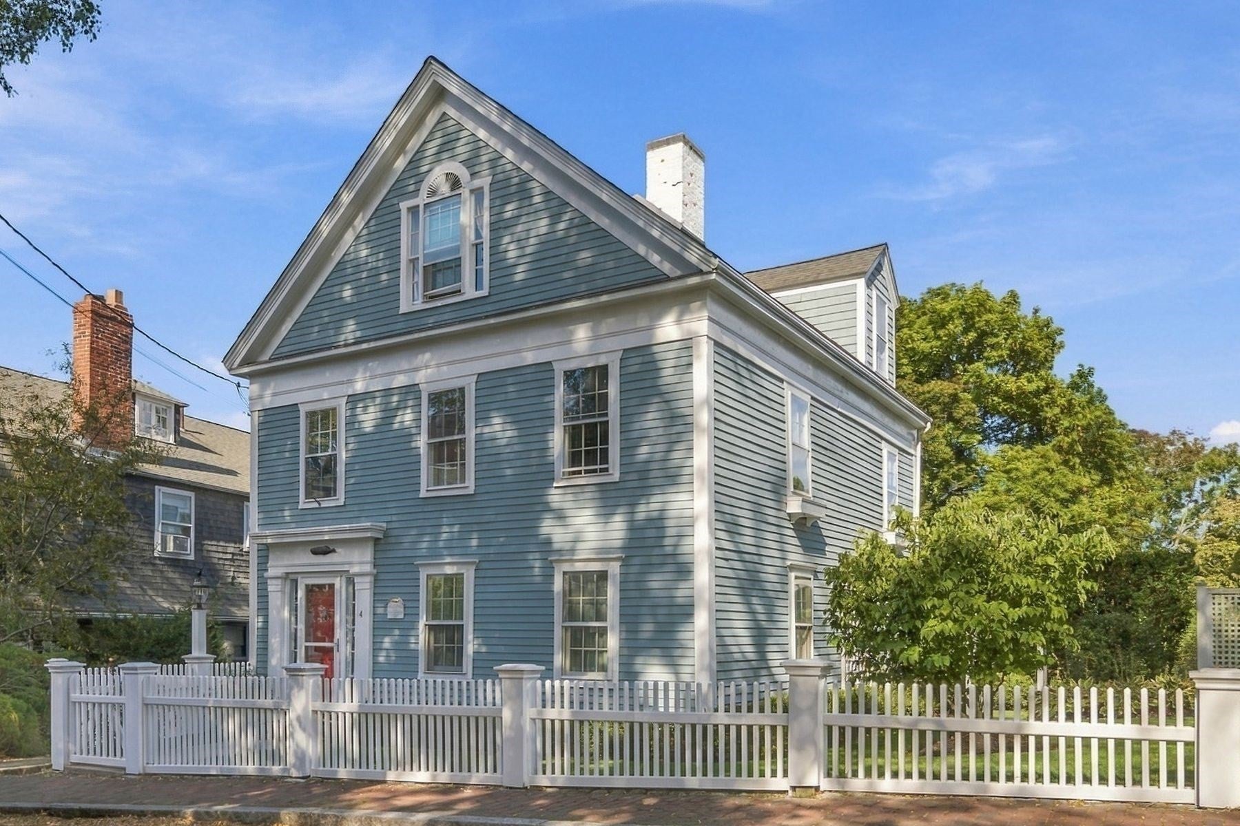 Photo of 4 Washington Square, Marblehead, MA