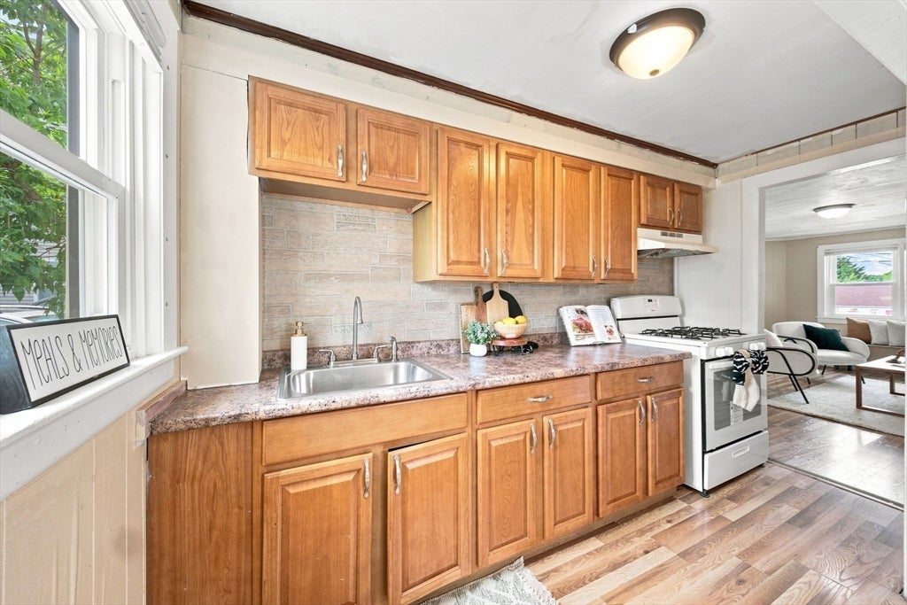 231 County St, Fall River, MA, 231 County St, Fall River, MA Photo #15