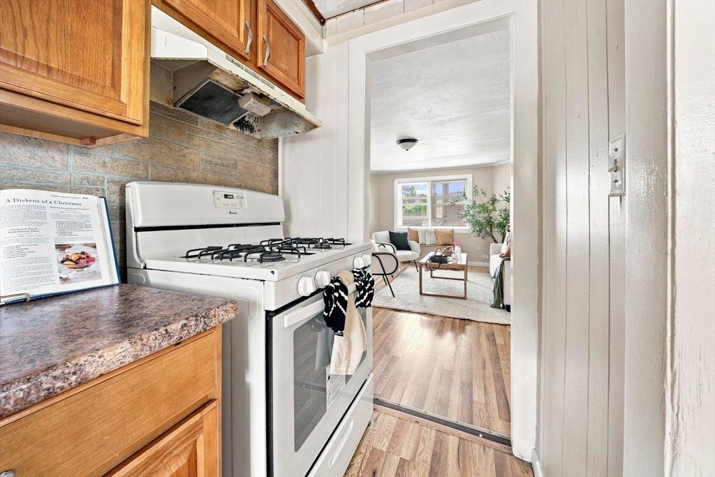 231 County St, Fall River, MA, 231 County St, Fall River, MA Photo #22