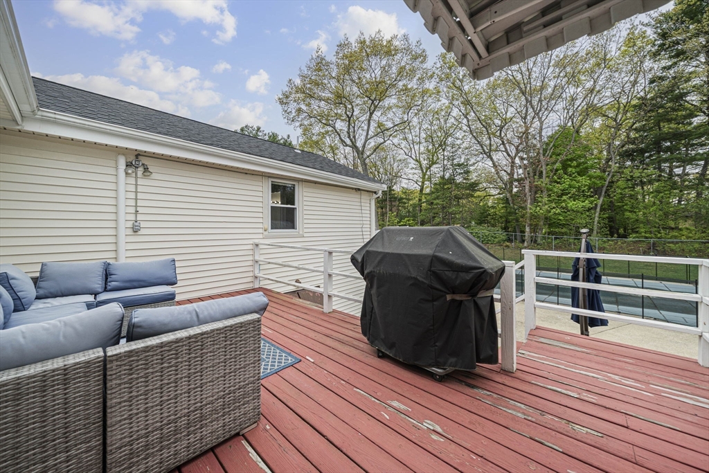 2 Casey St, Canton, MA Photo #22