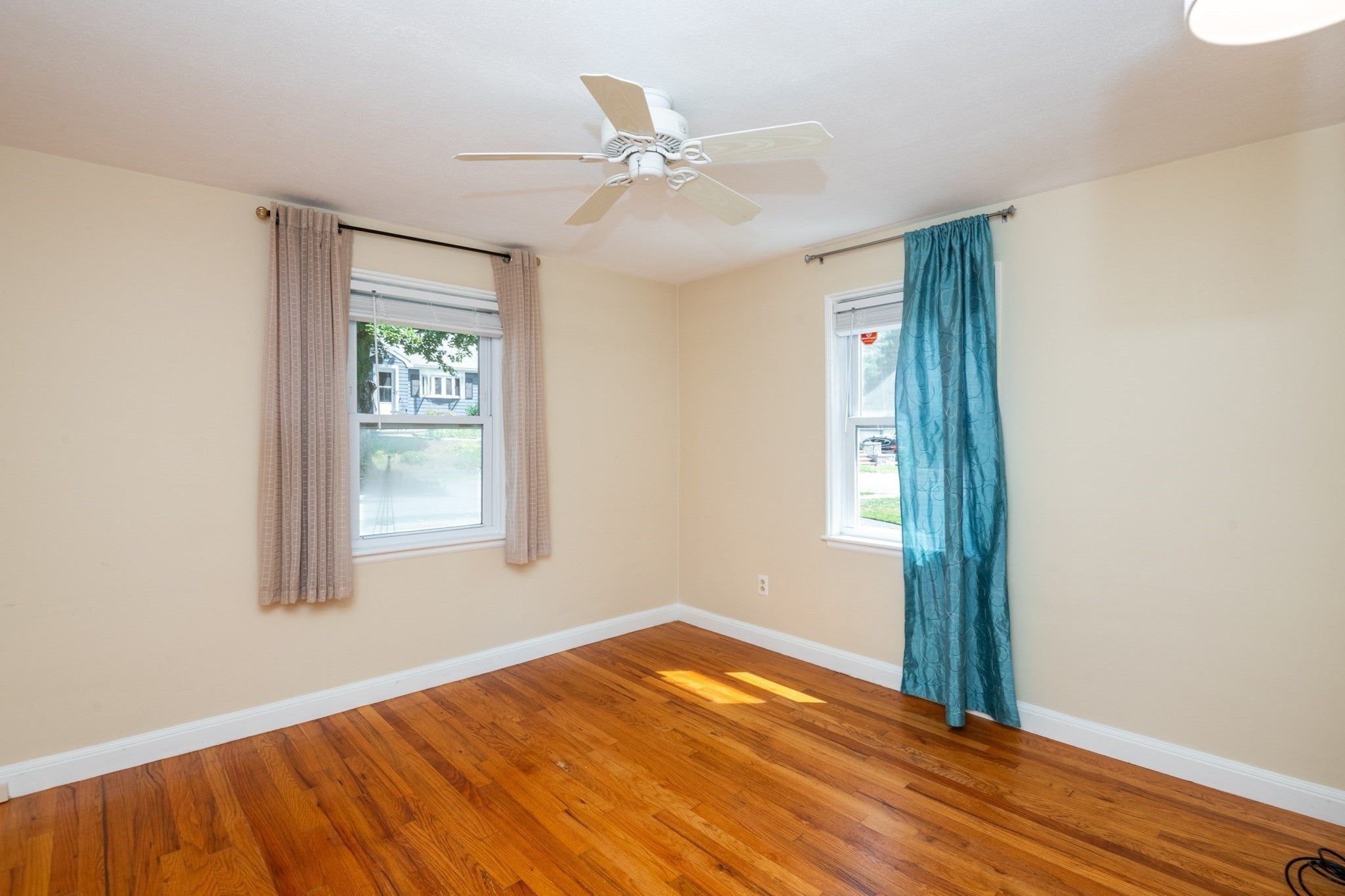 19 Penny Lane, Stoneham, MA Photo #12