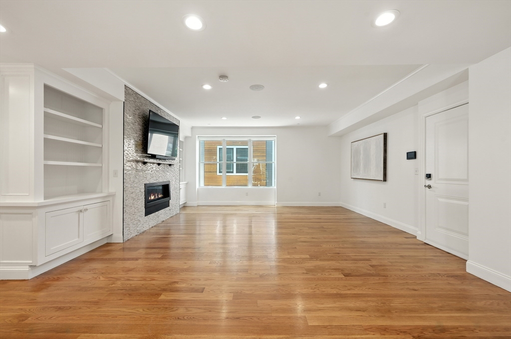 260 Gold Street 1