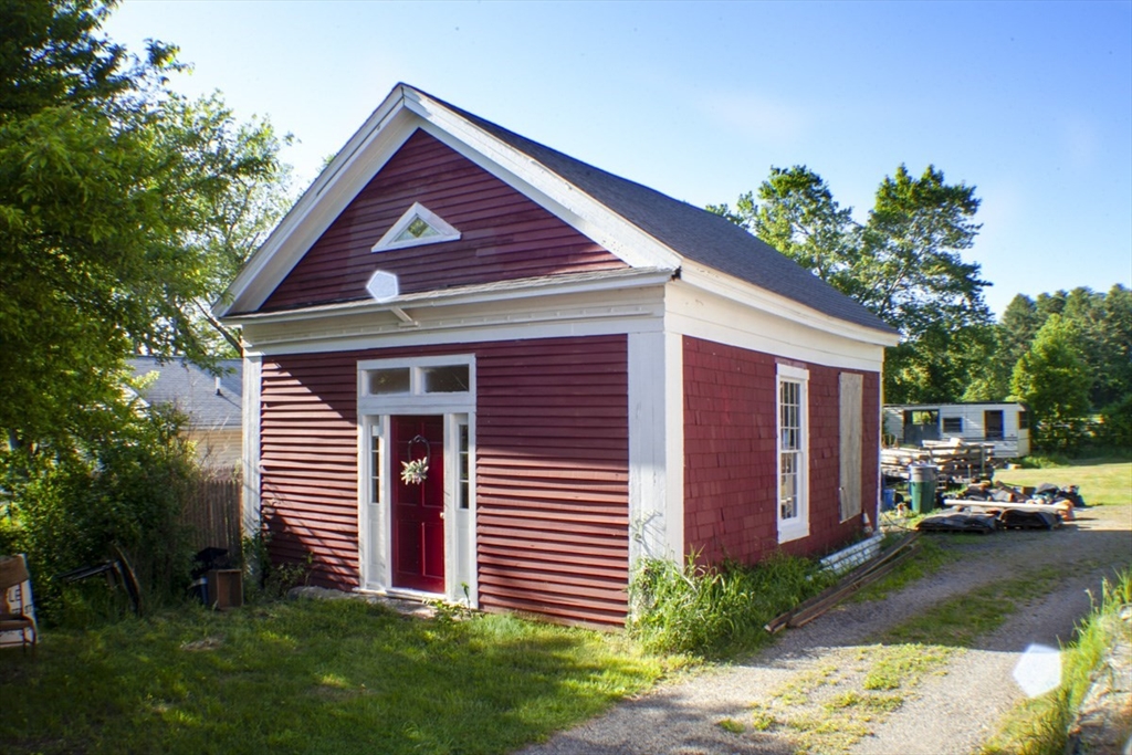 110 Center St
