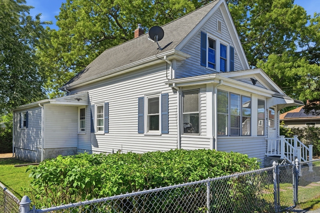 72 Pembroke Ave