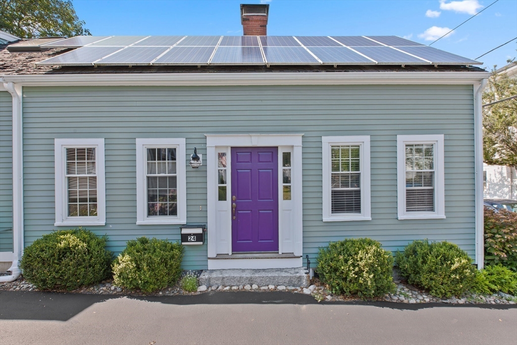 24 School St