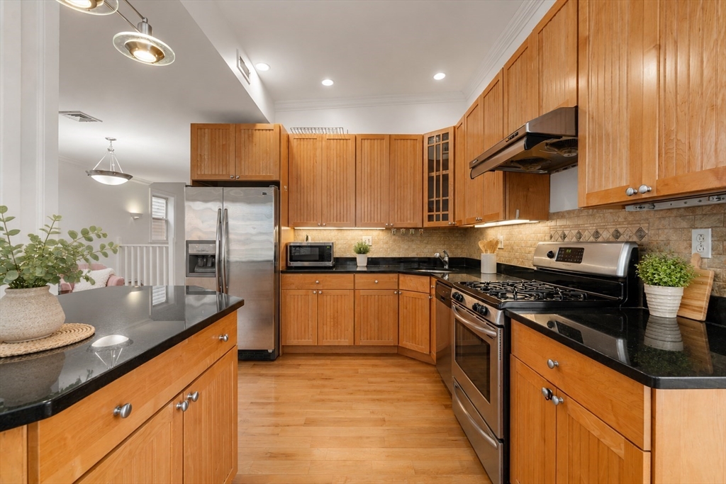 714 E 4th St 3
