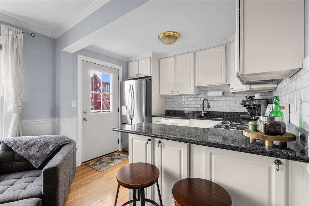 193 W 5th St 3