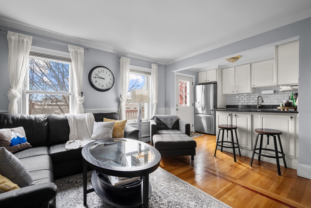 193 W 5th St 3