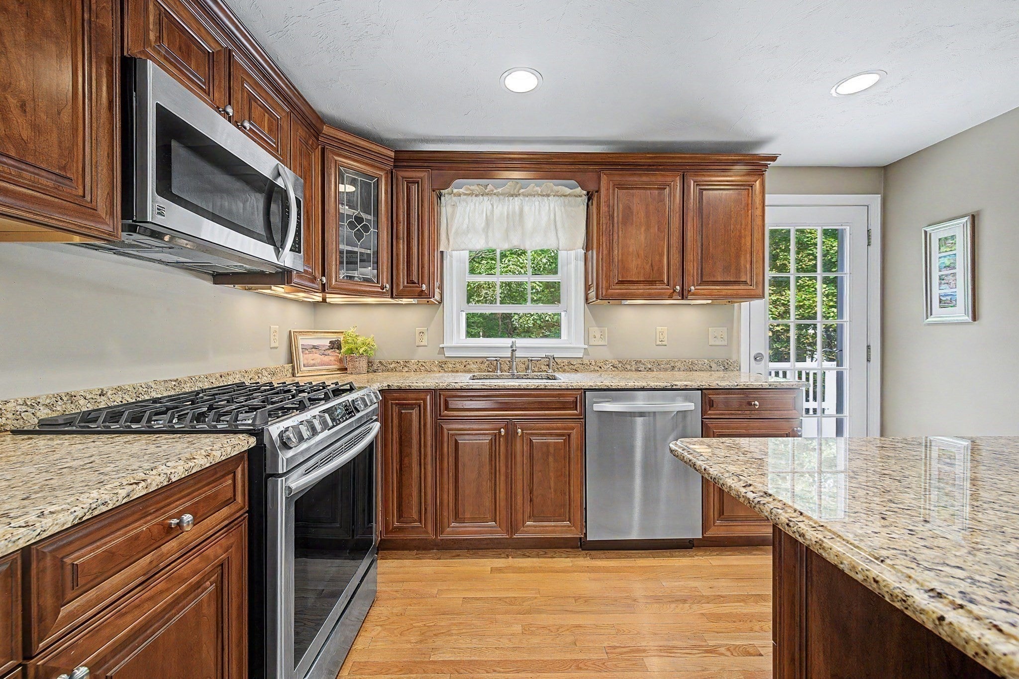 23 Evergreen Way, Dedham, MA Photo #14