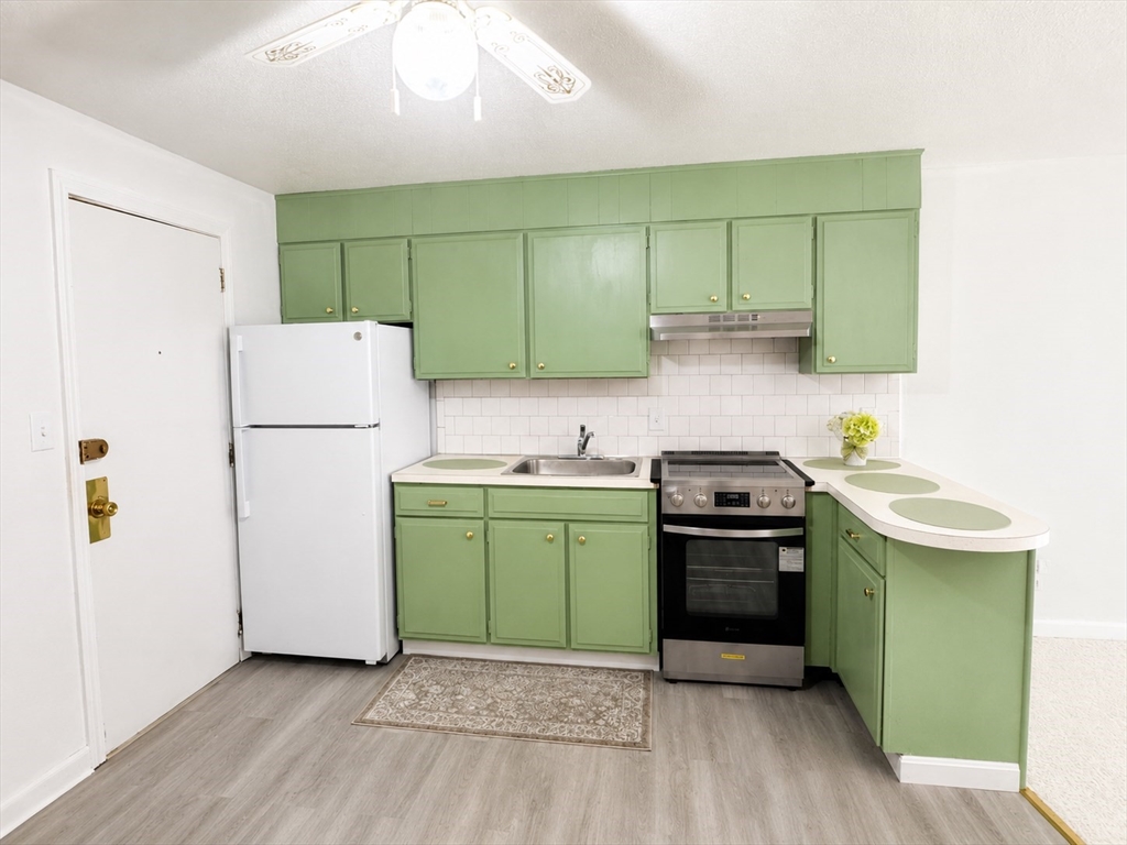 50 Danbury Dr 19
