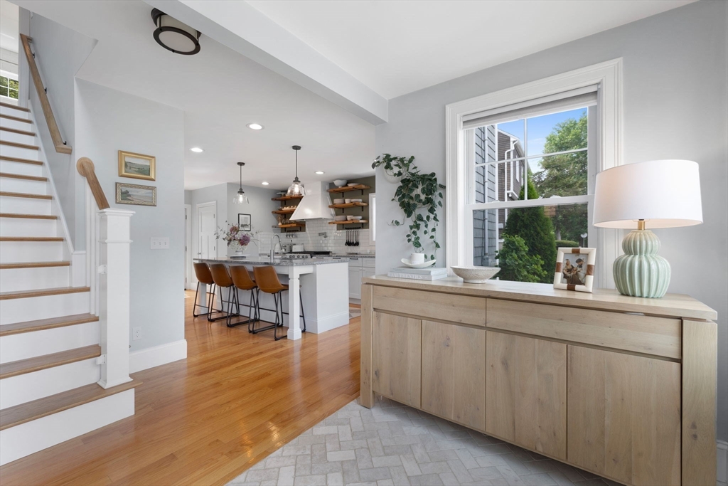 15 Howard St