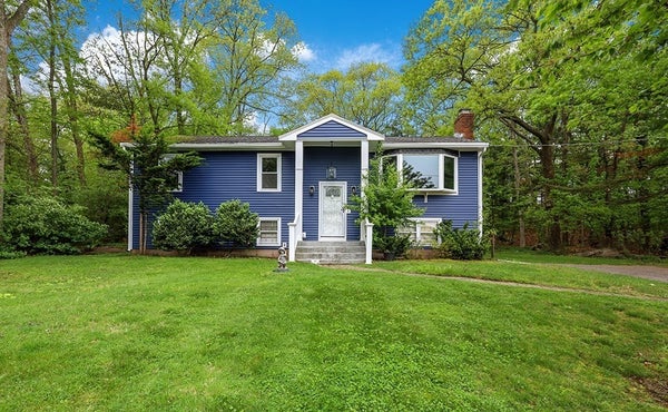 72 WESTFIELD DR, NORTH ATTLEBORO, MA 02760 - Image 1e45fa3f69ca2da0e9cc58fbfabe0bc0/2190398160