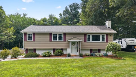 Photo of 22 Barnard St, Shrewsbury, MA 01545 (MLS # 73552252)