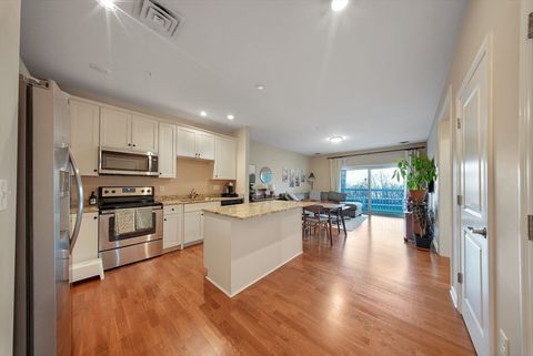 Photo of 110 Trotter Rd #2111, Weymouth, MA 02190 (MLS # 73455367)