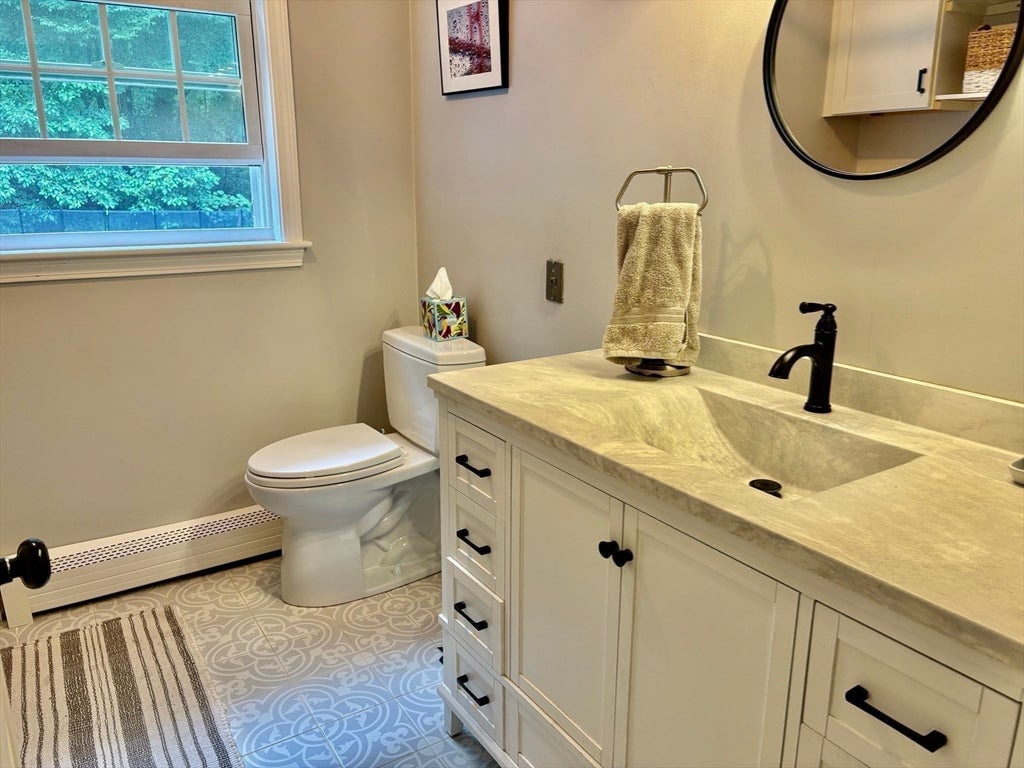 19 E Applewood DR, Charlton, MA, 19 E Applewood DR, Charlton, MA Photo #18
