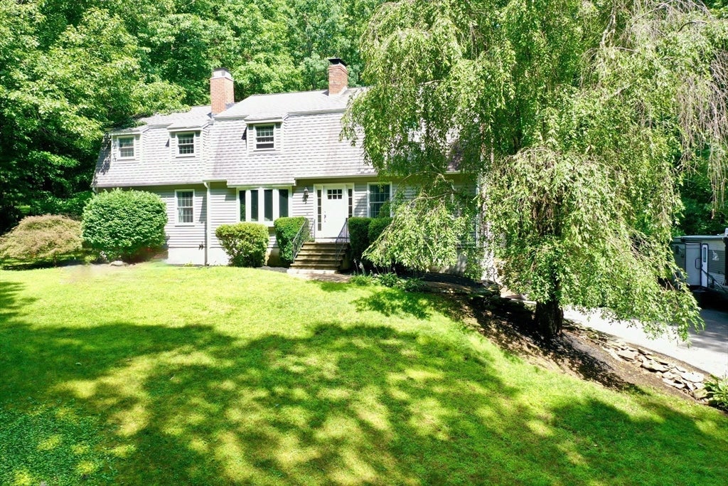 19 E Applewood DR, Charlton, MA, 19 E Applewood DR, Charlton, MA Photo #2