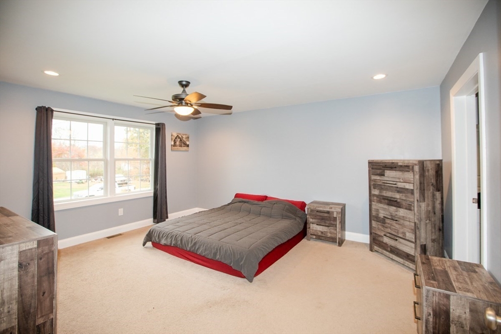 33 Rhinecliffe Road, Swansea, MA Photo #11