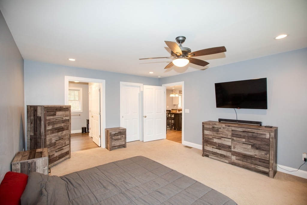 33 Rhinecliffe Road, Swansea, MA Photo #12